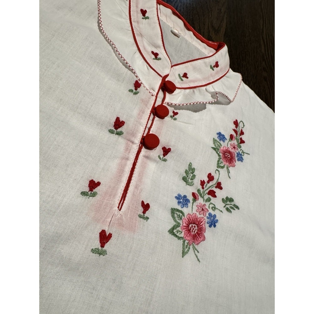 Vtg Hungarian Floral Embroidered top 36 Peasant Folk Ethnic Cottagecore medium